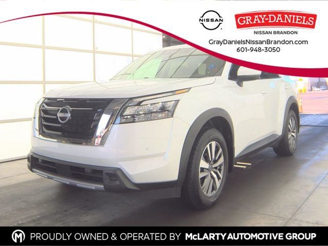 Certified 2025 Nissan Pathfinder SL FWD image 1