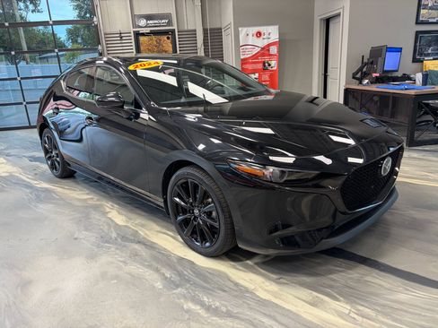 Used 2024 MAZDA MAZDA3 s FWD image 1
