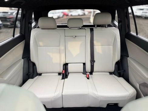 Used 2024 Volkswagen Tiguan SE R-Line image 22