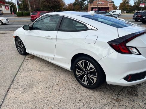 Used 2018 Honda Civic EX-T image 4