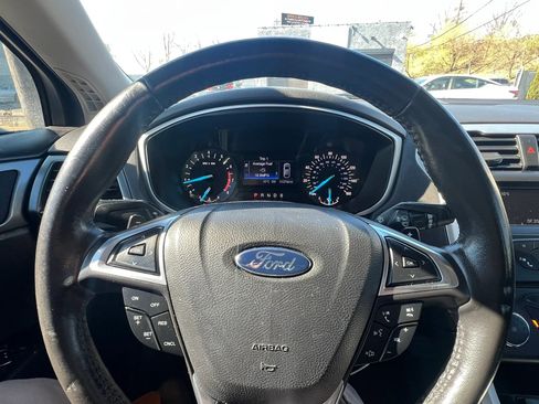Used 2015 Ford Fusion SE w/ Equipment Group 201A AWD/4WD image 18