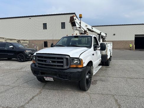 Used 1999 Ford F450 2WD Regular Cab Super Duty image 1