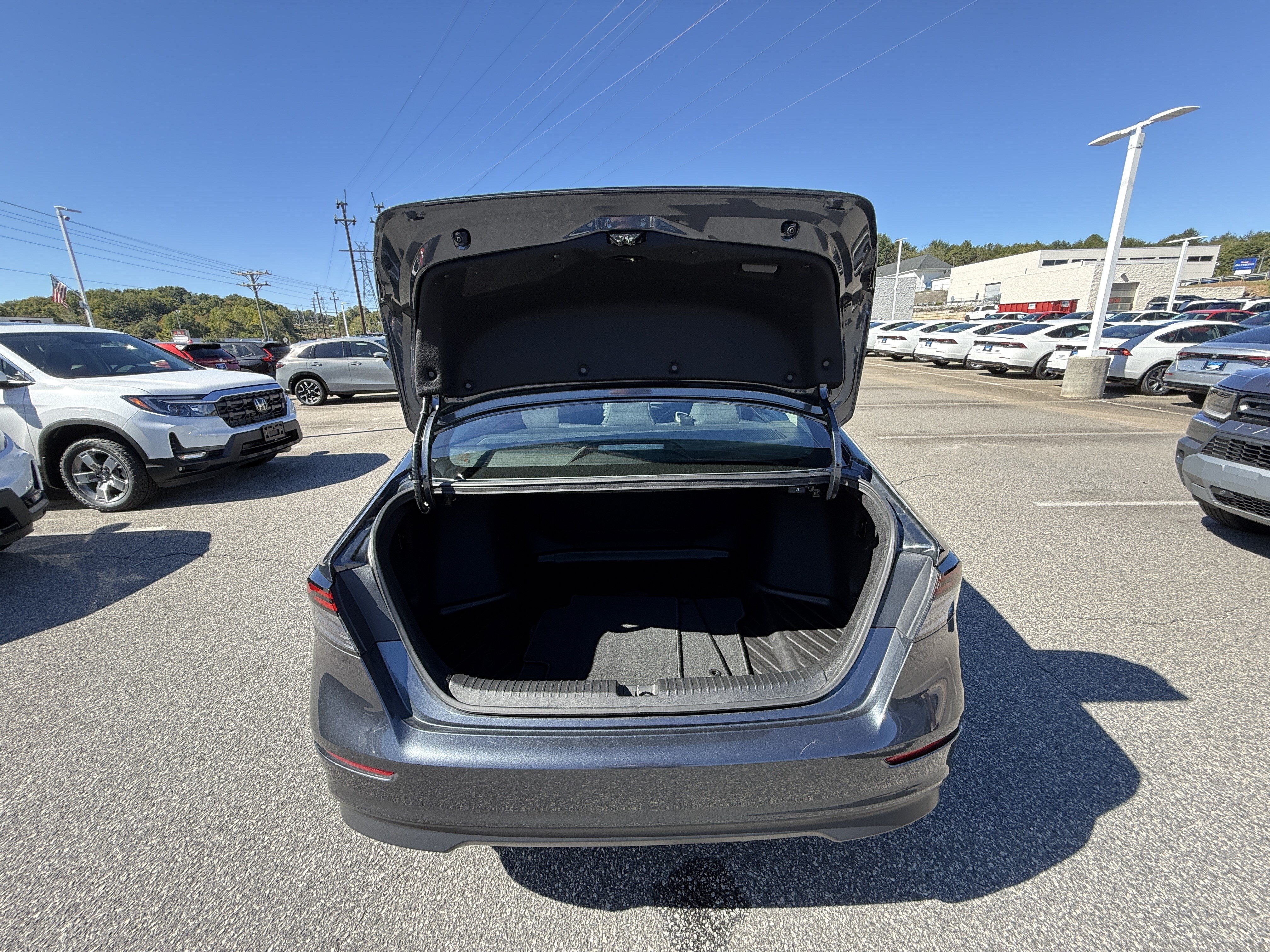 Used 2025 Honda Accord LX image 32