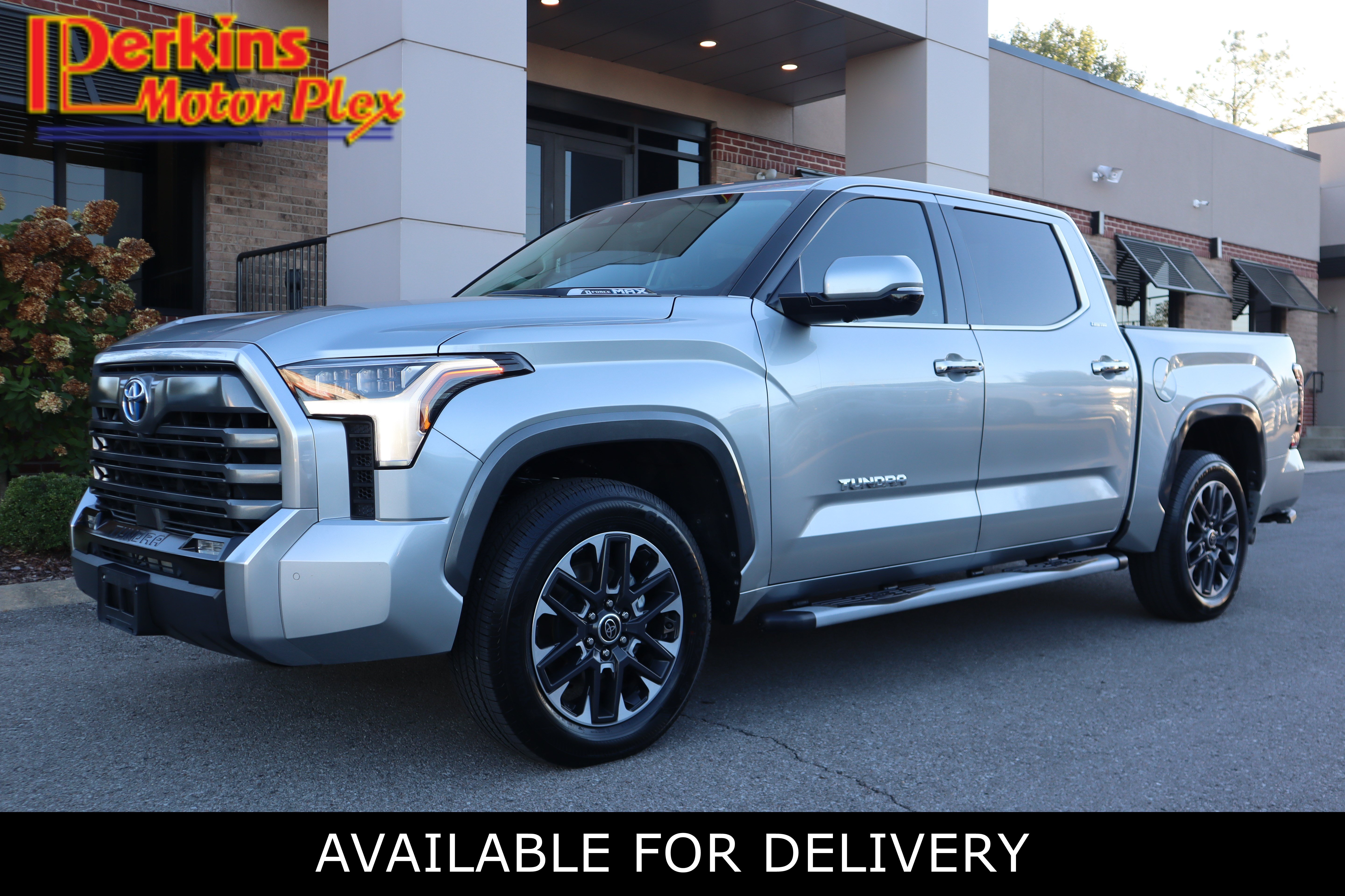 Used 2023 Toyota Tundra Limited AWD/4WD image 1