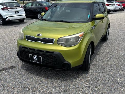 Used 2015 Kia Soul FWD image 4