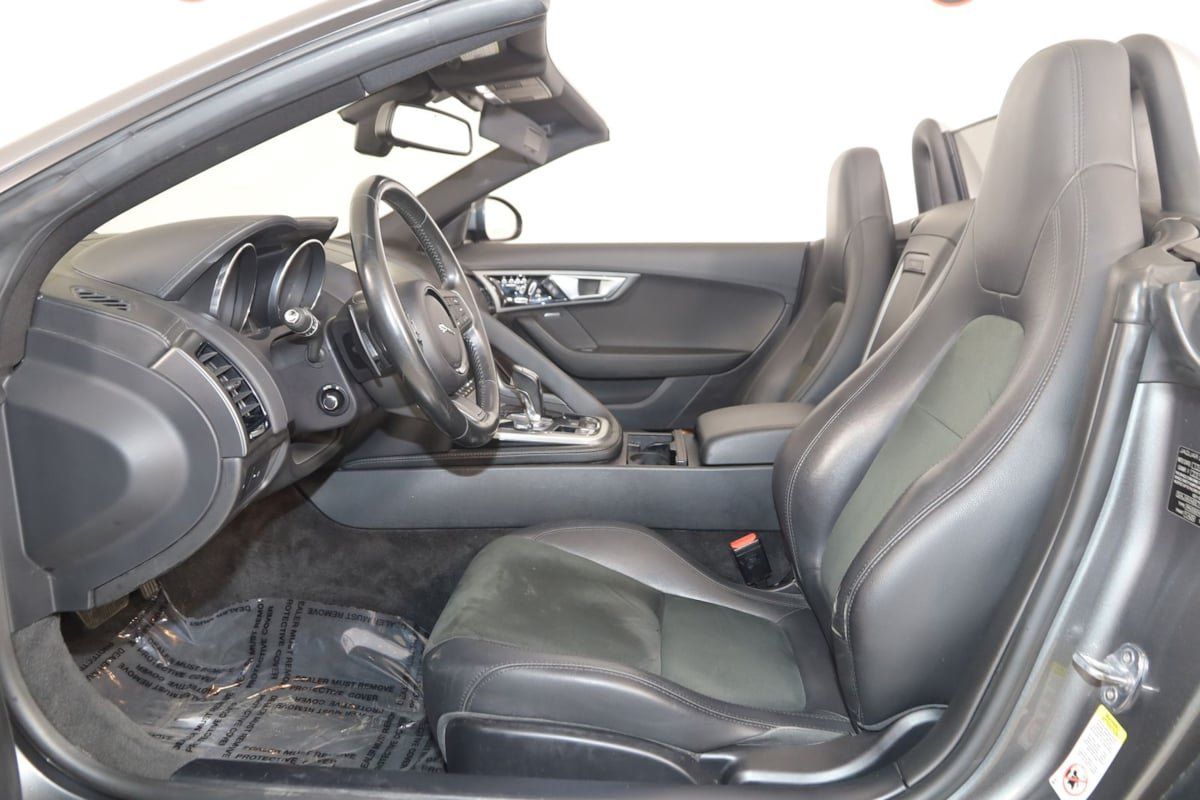 Used 2017 Jaguar F-TYPE Convertible RWD image 11