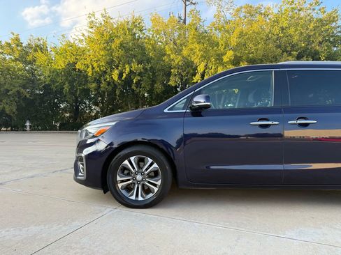 Used 2021 Kia Sedona SX image 17