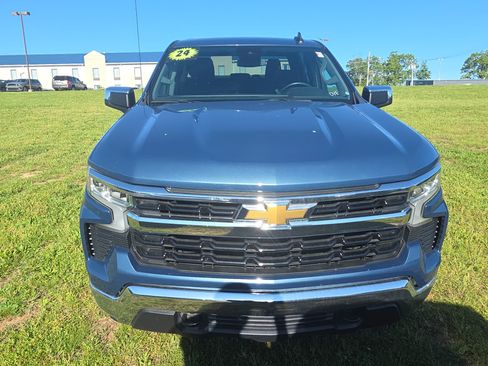 Used 2024 Chevrolet Silverado 1500 LT AWD/4WD image 2