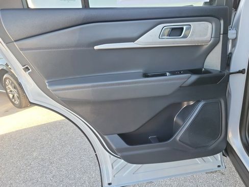 Certified 2025 Ford Explorer Active image 14