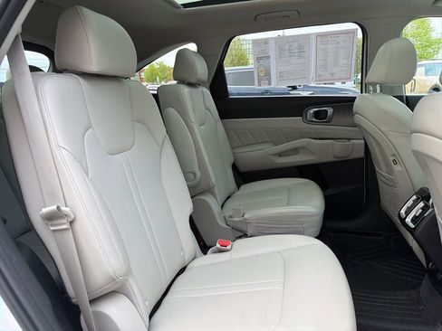 Certified 2023 Kia Sorento SX AWD/4WD image 13