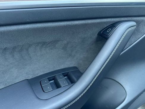 Used 2023 Tesla Model 3 Standard Range image 10