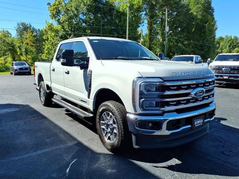 Used 2025 Ford F250 Lariat AWD/4WD image 3