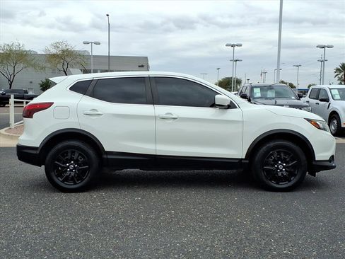 Used 2019 Nissan Rogue Sport S image 8