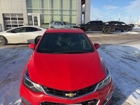 Used 2017 Chevrolet Cruze Premier image 2