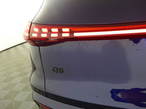 New 2025 Audi Q5 Premium Plus image 2