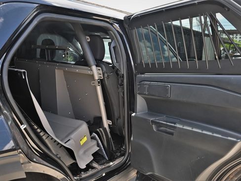Used 2022 Ford Explorer 4WD Police Interceptor image 13