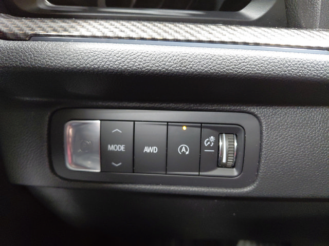 Used 2026 Chevrolet Traverse High Country w/ LPO, Floor Liner Package AWD/4WD image 44