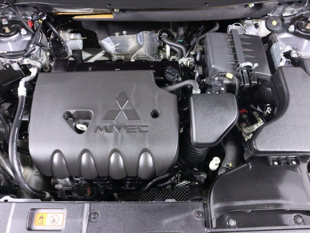 Used 2020 Mitsubishi Outlander ES AWD/4WD image 40