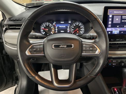 Used 2022 Jeep Compass Limited image 16