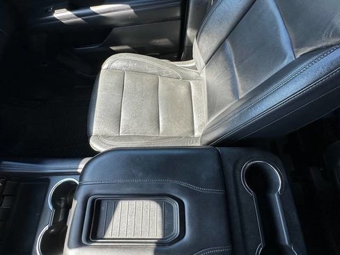 Used 2021 Chevrolet Suburban LT image 14