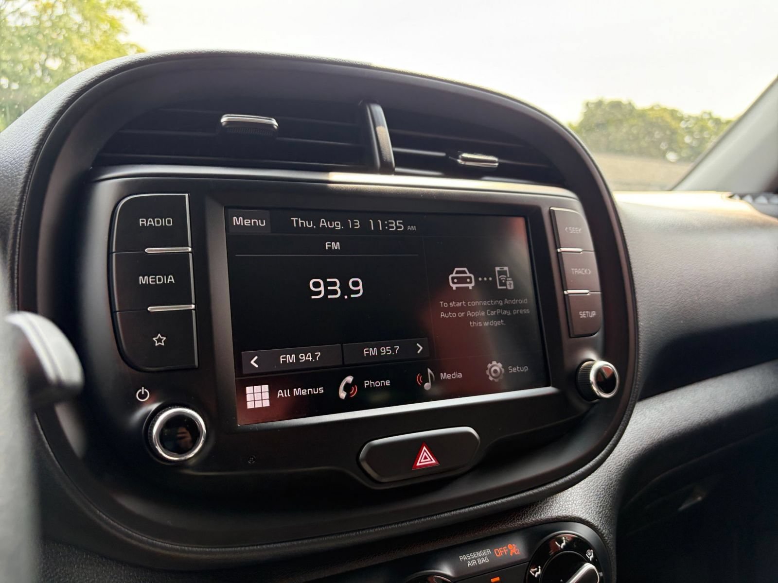 Used 2025 Kia Soul LX w/ LX Technology Package FWD image 19
