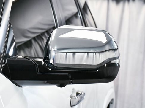 Used 2024 Toyota Sequoia Capstone image 90