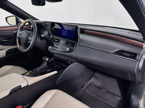 Used 2025 Lexus ES 300h Ultra Luxury w/ Accessory Package (Z2) FWD image 28