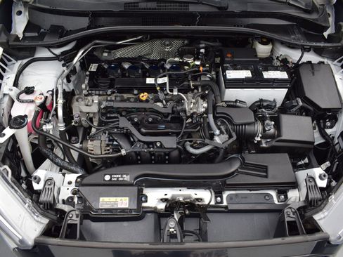 Used 2022 Toyota Corolla Cross LE w/ Black Badges Package (TMS) image 9