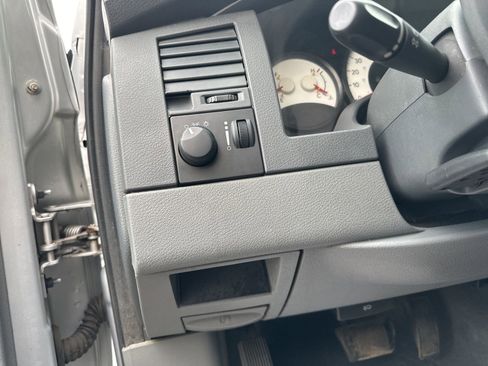 Used 2005 Dodge Durango SXT image 17