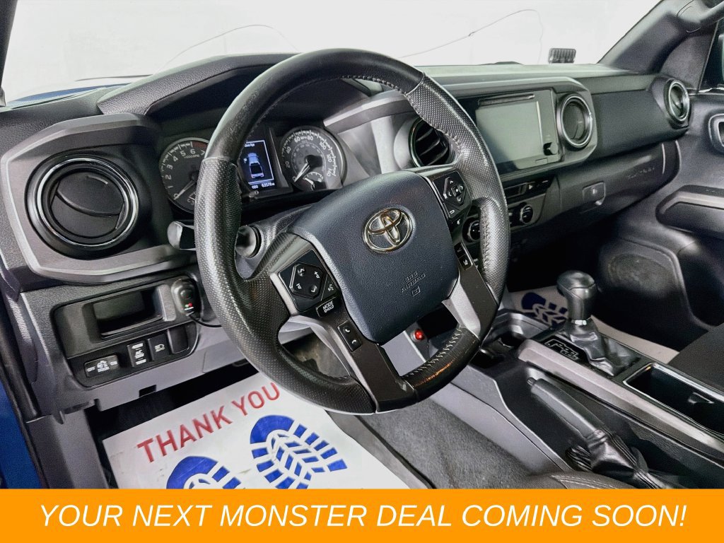 Used 2018 Toyota Tacoma TRD Sport AWD/4WD image 9