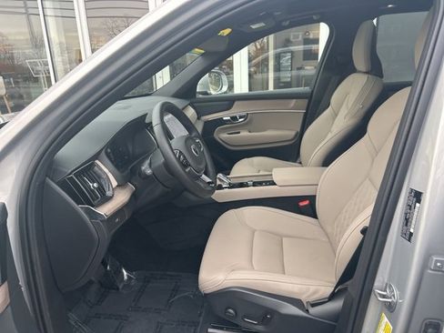 Used 2025 Volvo XC90 B5 Plus image 17