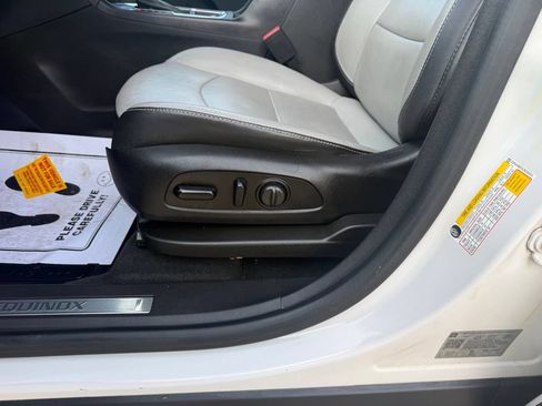 Used 2018 Chevrolet Equinox Premier FWD image 31