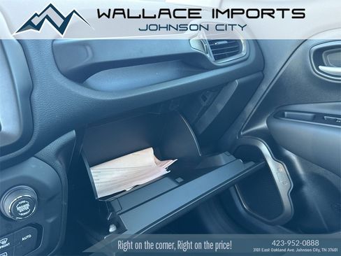 Used 2023 Jeep Renegade Latitude image 21