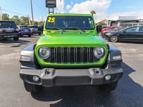 Used 2025 Jeep Wrangler Unlimited Sport AWD/4WD image 2