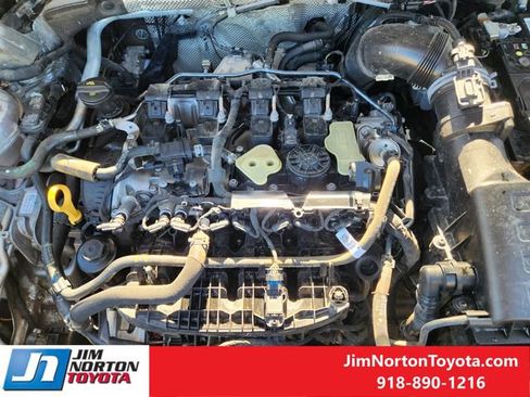 Used 2021 Volkswagen Tiguan SE image 32