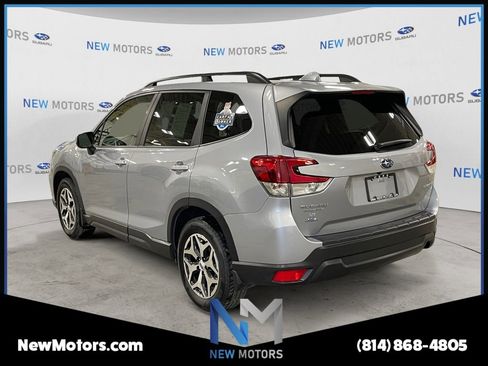 Used 2021 Subaru Forester Premium AWD/4WD image 3