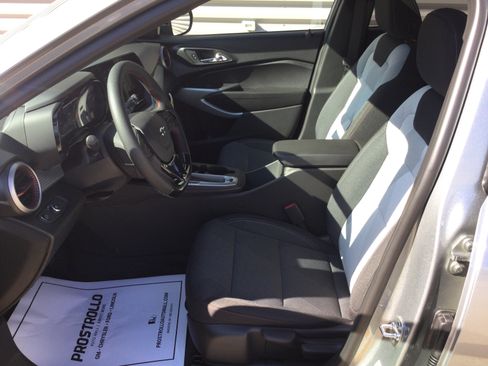 New 2026 Chevrolet Trax RS w/ Sunroof Package FWD image 7