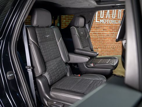 Used 2024 Cadillac Escalade V w/ LPO, Floor Liner Package image 39