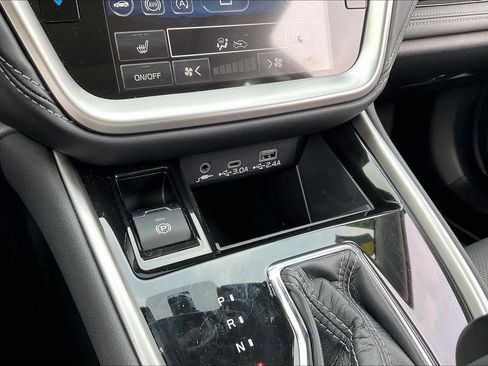 Certified 2025 Subaru Legacy Limited image 25