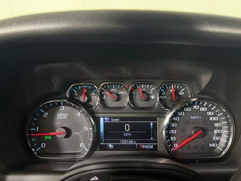 Used 2015 Chevrolet Suburban LTZ RWD image 12