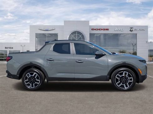 Used 2025 Hyundai Santa Cruz Limited AWD/4WD image 2