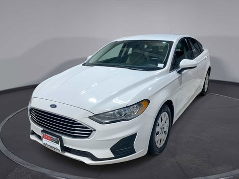 Used 2019 Ford Fusion S image 1