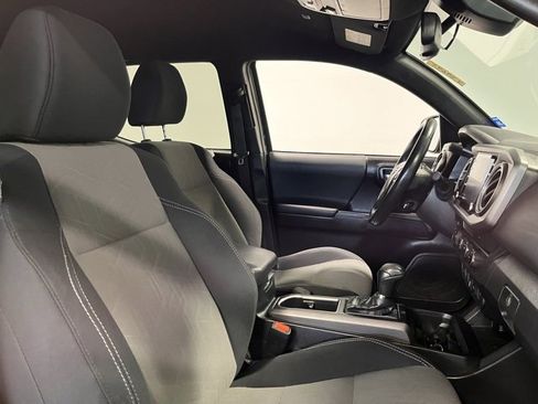 Used 2021 Toyota Tacoma TRD Sport image 10