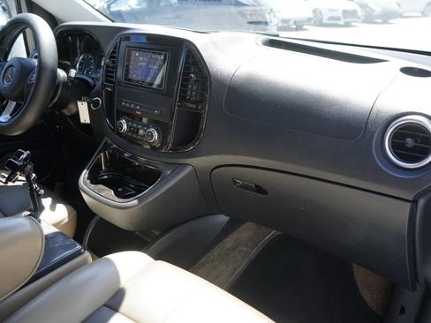 Used 2018 Mercedes-Benz Metris Passenger image 20