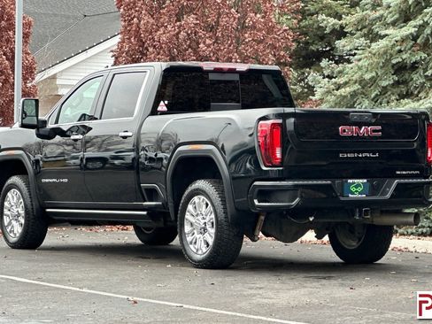 Used 2022 GMC Sierra 3500 Denali image 6