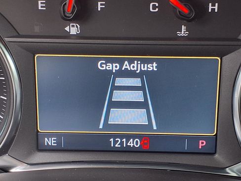 Used 2024 Chevrolet Equinox Premier image 16