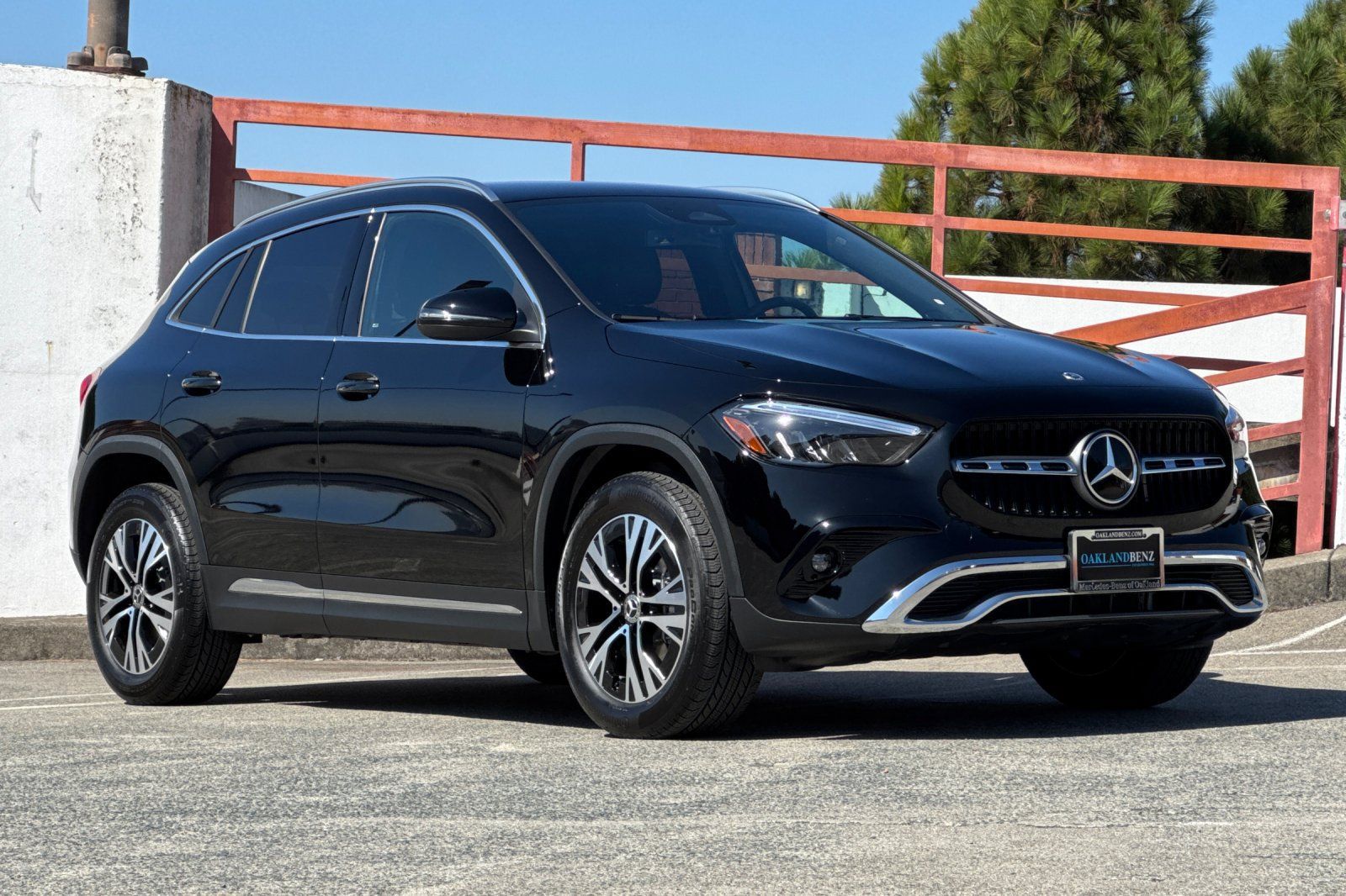Used 2026 Mercedes-Benz GLA 250 4MATIC image 2