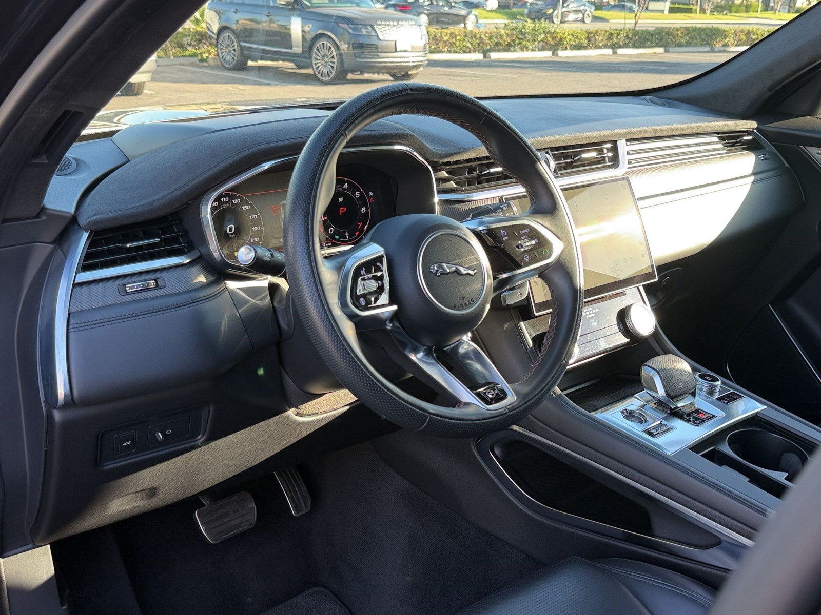 Used 2025 Jaguar F-PACE SVR 575 Edition AWD/4WD image 4