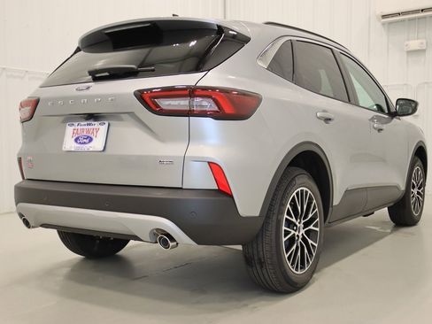 Certified 2024 Ford Escape SE image 44