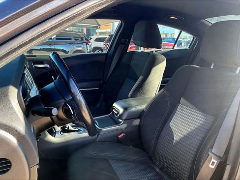 Used 2021 Dodge Charger SXT w/ Driver Convenience Group image 8
